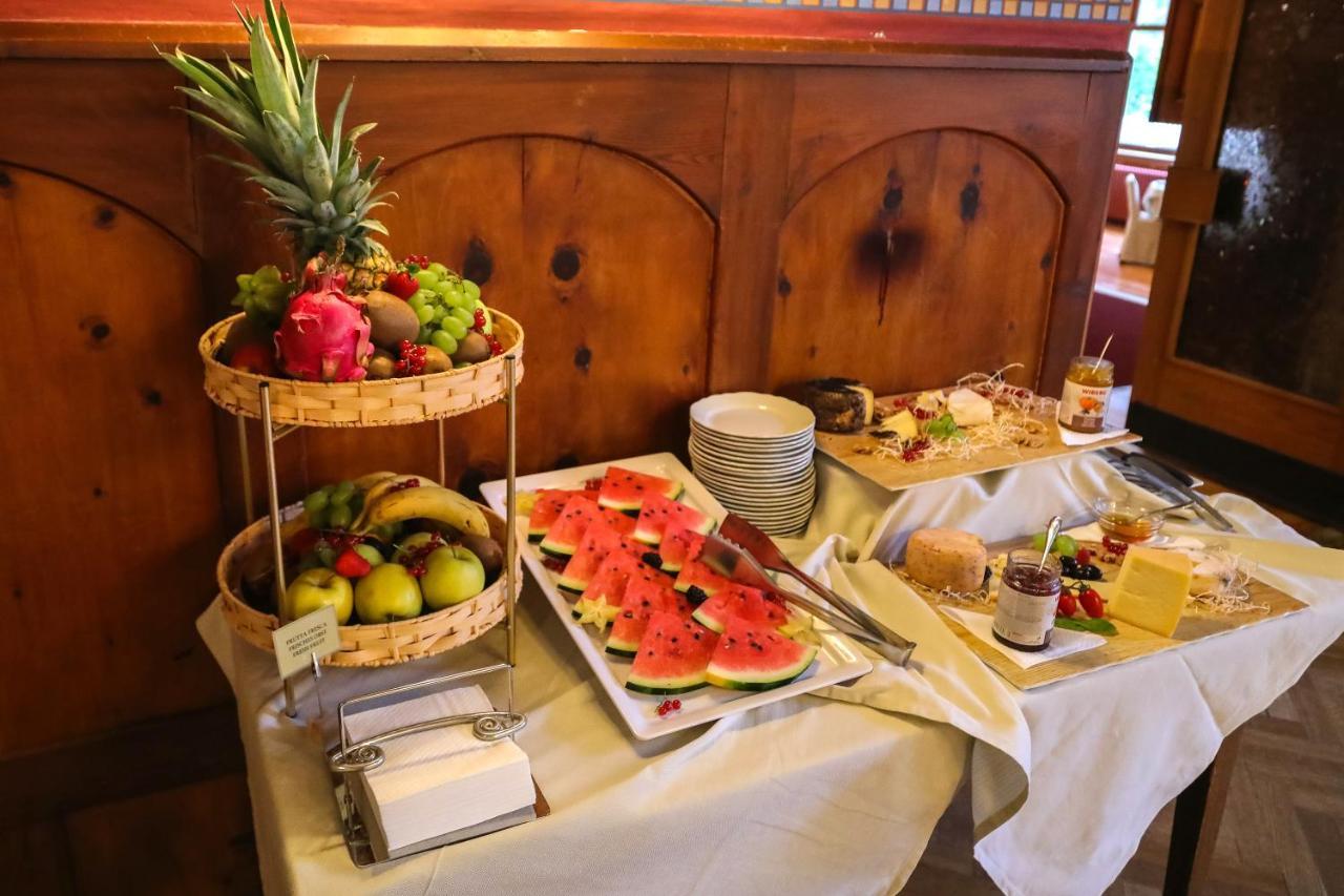 Hotel Lago Di Braies Braies  Ngoại thất bức ảnh