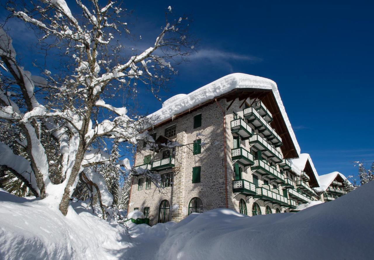 Hotel Lago Di Braies Braies  Ngoại thất bức ảnh
